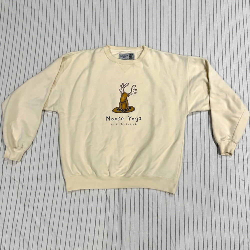 Moose yoga Alaska crewneck large